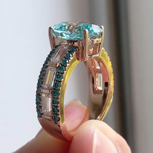 แหวนทองคำขาว 14K ชุบทองคำ ประดับเพชรทรงรีสีเขียว 1.75 กะรัต สำหรับเธอ แหวนหมั้น แหวนแต่งงาน IGI - Product Image 2