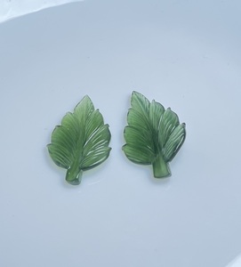 Componente de joyería de jadeíta natural tallada en forma de hoja verde, piedra preciosa suelta para regalo. - Product Image 2