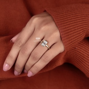แหวนเพชรเม็ดเดี่ยวทรงสี่เหลี่ยมมุมฉากประดับมรกต ทอง 14K แหวนหมั้น แหวนแต่งงาน แหวนขอแต่งงาน ของขวัญสำหรับเธอ ขายส่งจากโรงงาน - Product Image 2