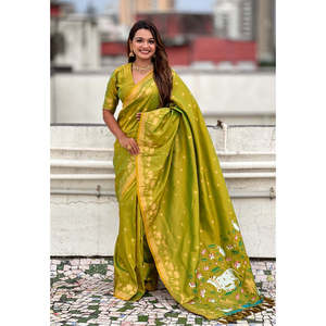Sari en soie Pichwai tissé avec des fils verts Zari, robe de soirée élégante - Product Image 5