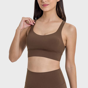 Sujetador deportivo para mujer que proporciona estabilidad, confianza y facilidad de movimiento, ideal para mujeres que necesitan durabilidad y comodidad. - Product Image 4