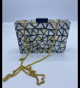 Fabriqué à la main MOP Mosaic Clutch Premium Nacre Incrustations Sac Portable Lady Style pour les mariages de luxe et les événements de mode - Product Image 6