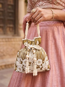 Bolsos Potli Nupciales Hechos a Mano al por Mayor con Bordado para Venta al por Menor y Compras al por Mayor, Bordado Floral Decorativo con Hilo - Product Image 4