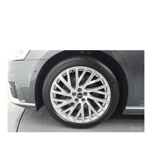 Audi A8 55 TFSI quattro LWB modèle décembre 2021 avec 82 782 km, boîte automatique, sièges en cuir, caméra de recul - Product Image 5