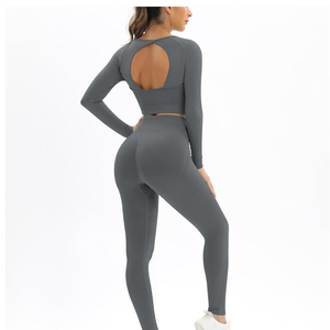 Nouveauté : Ensemble de yoga pour femme, design tendance, haute qualité, respirant, haut court à manches longues, leggings taille haute, ensemble 2 pièces pour le sport - Product Image 4