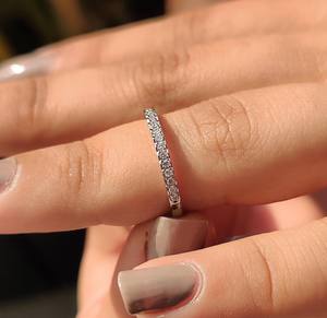 Anillo de Compromiso Unisex con Diamantes de Corte Brillante Cultivados en Laboratorio, Banda de Media Eternidad de 0.20 Quilates, Oro 14K/18K, PT950/S925, Certificado IGI - Product Image 4