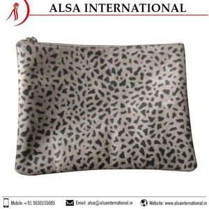 กระเป๋าหนังคุณภาพสูง สีสันสดใส ดีไซน์ทันสมัย ปิดด้วยซิป ขายส่ง สำหรับใส่เครื่องสำอาง ลายการ์ตูน - Product Image 3