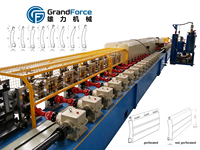 Machine de formage à froid pour panneaux de porte à enroulement en mousse PU 100PU, fabrication de panneaux de porte à enroulement pour bâtiments, fabricant et exportateur direct