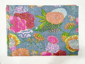 Jeté en coton Kantha floral fait main, style bohème, design indien réversible, décoration intérieure toutes saisons - Product Image 1