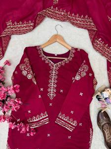 Ensemble indien pakistanais bordeaux brodé, robe Anarkali avec dupatta, tenue traditionnelle formelle - Product Image 6