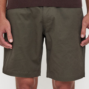 Shorts Cargo Chino Classiques pour Hommes en Twill de Coton Vert Olive avec Logo Personnalisé, Coupe Ajustée et Poches Latérales – Vente en Gros - Product Image 1