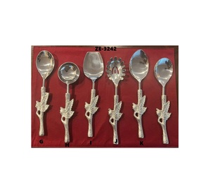 Ensemble de 6 cuillères en acier inoxydable à manche floral vintage, poli miroir, pour mariage, hôtel, restaurant - Product Image 1