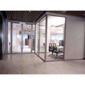 Puerta Cortafuego de Acero con Diseño Único y Vidrio Resistente al Fuego para Uso en Hoteles, Hospitales, Oficinas y Edificios Comerciales, Disponible para la Venta - Product Image 2