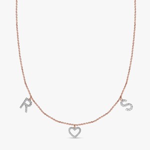 จี้เพชรตัวอักษรแบบกำหนดเอง ทองคำแท้ 14k 18k เพชรทรงกลมเพาะเลี้ยงในห้องปฏิบัติการ ประดับเพชรแบบฝังเต็มรูปหัวใจ สร้อยคอหรูหรา ผู้ผลิต - Product Image 1