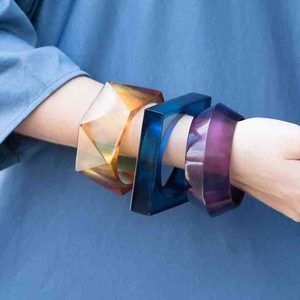 กำไลข้อมือเรซิ่นทำมือสำหรับผู้หญิง เครื่องประดับแฟชั่น สวยหรู สวมใส่สบาย เหมาะสำหรับงานปาร์ตี้ - Product Image 4