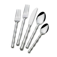 Couverts en métal Prestige : Accent de style culinaire conçu pour une coordination élégante de la table et un confort quotidien