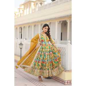 Vestido de corte ALIA confeccionado de SANAYA'S con conjunto Dupatta de uso profesional, vestido de trabajo de un solo uso - Product Image 1