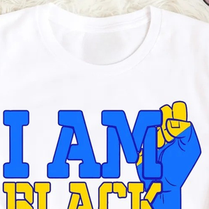 Camiseta Blanca de Manga Corta Sigma Gamma Rho, Cuello Redondo, Informal, Cómoda, de Algodón, para Uso Diario, Deportiva, con Estampado Personalizado - Product Image 2