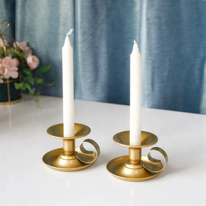 Decorative <b>Black</b> Iron <b>Candlestick</b> Holder With Curved Handle Heat Resistant For Home Decoration Metal Candle Holder - Product Image 4