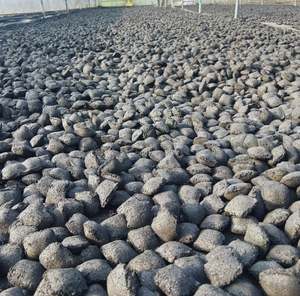 Carbón Vegetal de Coco en Forma de Almohada de Grado Exportación, Briquetas a Granel para Barbacoa, Combustible, Fabricante de Carbón Negro 55-75% Carbono Fijo - Product Image 1