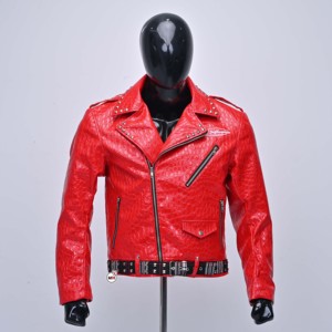 Chaqueta de Moto para Hombre de Cuero Rojo Grabado con Remaches, Cuello Vuelto, Cierre de Cremallera, Ajuste Delgado, Estilo Otoñal, Diseño Personalizado - Product Image 1