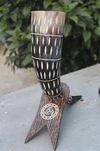 Jarra de Cuerno Nórdica Hecha a Mano, Estilo Antiguo, Resistente, con Borde Metálico, Tamaño Personalizable para Fans de Juego de Tronos, Artesanía Natural - Product Image 6