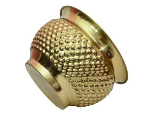 Macetero de latón hecho a mano con corte de diamante para espacios de oficinas, hoteles, cafeterías y restaurantes. Macetero de latón para exportación mundial desde India. - Product Image 4