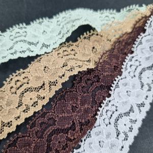 Ribete de Encaje Floral Elástico de 2.5cm, Ligero y Estrecho, con Borde Festoneado para Lencería, Costura y Decoración - Product Image 1