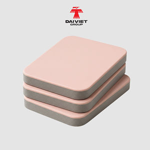 Panneau PVC en charbon de bambou 17mm densité 0.61g/cm3 panneaux durables recyclables roses pour les applications murales et de cuisine - Product Image 3