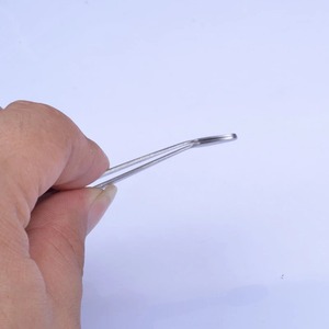 Pinzas Oftálmicas de Acero Inoxidable Ametrine Surgical AS-786 de 10 cm con Plataforma Dentada, Instrumento Manual para Cirugía de Doble Párpado - Product Image 5