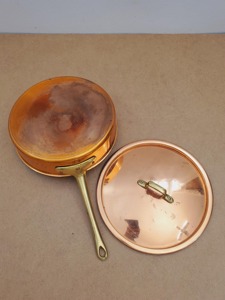 Olla de Cobre Redonda de Diseño Vintage con Tapa, Utensilios de Cocina de Metal Duradero con Asa de Aleación de Zinc - Product Image 1