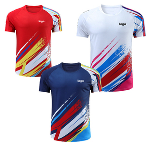 T-shirt de sport pour homme à sublimation personnalisée, séchage rapide, respirant, 100 % polyester, col rond, manches courtes - Product Image 3
