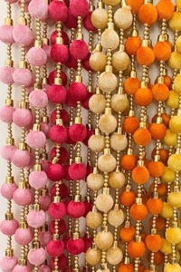 Décoration de festival, guirlande traditionnelle indienne Latkan, boule en tissu de velours faite à la main, décoration murale de 5 pieds pour Diwali, Navratri, Noël - Product Image 5
