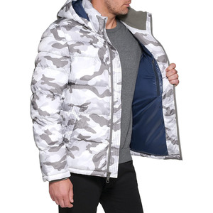 Veste d'hiver à capuche pour homme, imprimé camouflage, coupe-vent, vêtements d'extérieur décontractés, fermeture éclair, rembourrage épais en polyester - Product Image 1