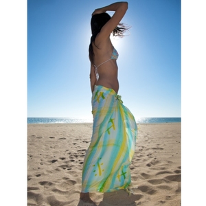Sarong pareo pour femmes de haute qualité avec un magnifique design imprimé, léger et de longueur intégrale, en vente. - Product Image 1