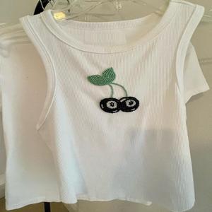 Top Chic Hecho a Mano con Cuentas Decorativas y Patrones de Bordado con Cuentas, Top para Mujer con Estilo de Arte Contemporáneo - Product Image 1