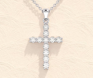Pendentif croix en argent sterling 925 et moissanite blanche, fait main pour bijoux - Product Image 2