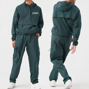 Ensemble Anorak Vert en Nylon Personnalisé pour Homme – Sweat à Capuche Demi-Zip, Veste Coupe-Vent à Cordon de Serrage avec Poches Cargo et Pantalon – Tenue Streetwear - Product Image 3