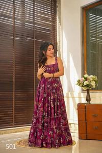 Nouvelle Arrivée Robe Longue en Rayonne Lourde à Col Carré, Imprimé Floral Rose Numérique, Coupe Ample Fumée, Idéale pour Occasions Spéciales et Festivals - Product Image 4