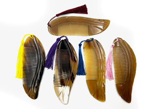 Peigne à cheveux artisanal en corne de buffle de la meilleure qualité, naturel, sculpté, moderne, démêlant, cadeau de mariage, objet de collection, durable, jaune - Product Image 5