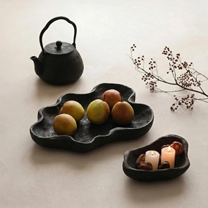 Elegante Plato de Madera Negra para Servir Bocadillos, Frutos Secos y Aperitivos, Presentación de Alimentos con Estilo y Uso en Restaurantes, de la India - Product Image 3