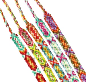 Bracelet d'amitié tressé fait main pour femme, bijou ajustable en corde tressée - Product Image 1