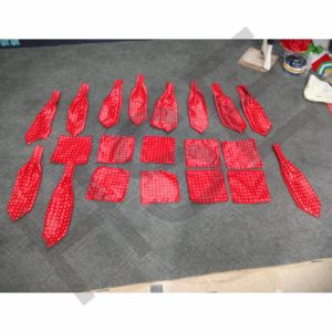 Pièces de tissu en satin rouge à pois prédécoupées sur mesure pour la fabrication de cravates et d'accessoires - Product Image 1