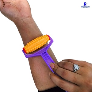 Rouleau d'acupression K-Star Karela avec poignée en plastique II, rouleau de massage d'acupression pour tout le corps, soulagement de la douleur, stimulant de la circulation sanguine - Product Image 4