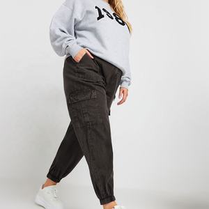 Pantalon cargo confortable pour femmes avec poignets élastiques en tissu respirant Impression de logo personnalisée disponible - Product Image 2