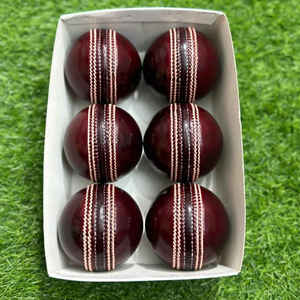 Balle de cricket rouge dure personnalisée de haute qualité avec logo personnalisé, best-seller, vente en gros, fabriquée au Pakistan - Product Image 5