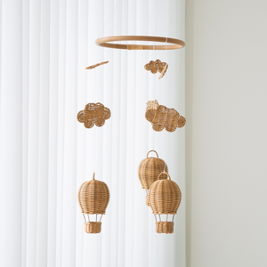Móvil Colgante Rústico de Ratán con Globo Aerostático, Regalo para Recién Nacidos, Hecho por Artesanos Vietnamitas - Product Image 2