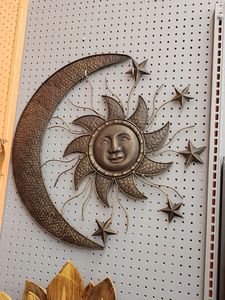 Décoration murale ronde en métal faite à la main Ming Rich Sun and Moon, style ferme moderne, pour la maison ou le jardin - Product Image 3