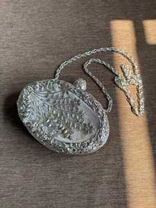 Marco de Metal para Bolso de Mano SANGRAJ CREATIONS Premium, Diseño Geométrico, Resistente al Óxido, con Flores y Cuentas, Cierre para Bolso - Product Image 1