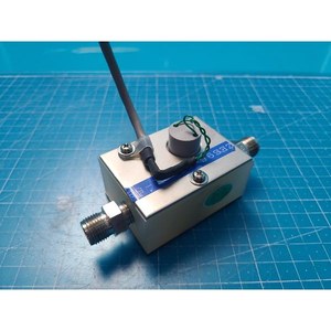 Convertidor de caudalímetro electromagnético TOKYO KEISO ZES96-12001-58 usado como pieza de repuesto para equipos semiconductores antiguos - Product Image 4